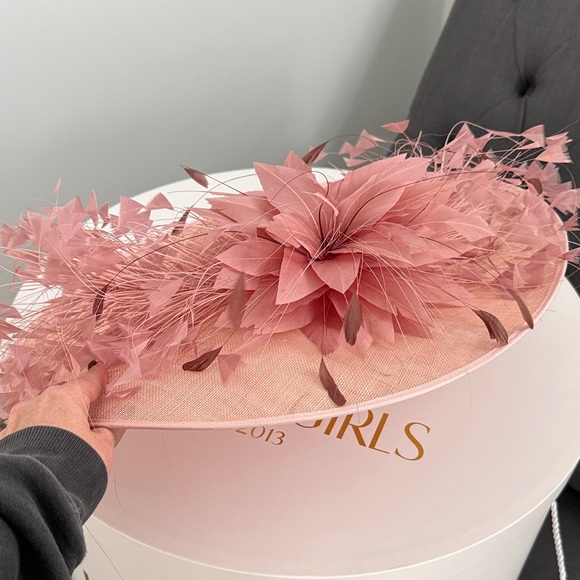 Kentucky Derby Elegant Pink Fascinator Hat - Picture 2 of 6